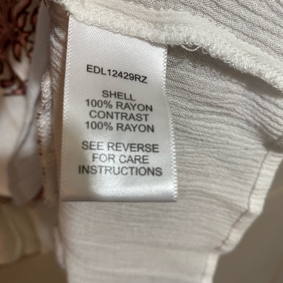 En Creme sleeveless dress - Picture 2 of 7